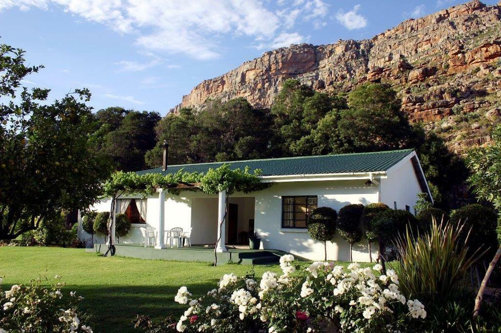 Kunje Guesthouse Op-die-Berg Buitenkant foto